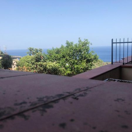Cocciu D'Amuri Apartment Taormina Bagian luar foto
