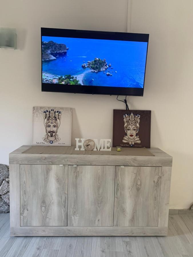 Cocciu D'Amuri Apartment Taormina Bagian luar foto